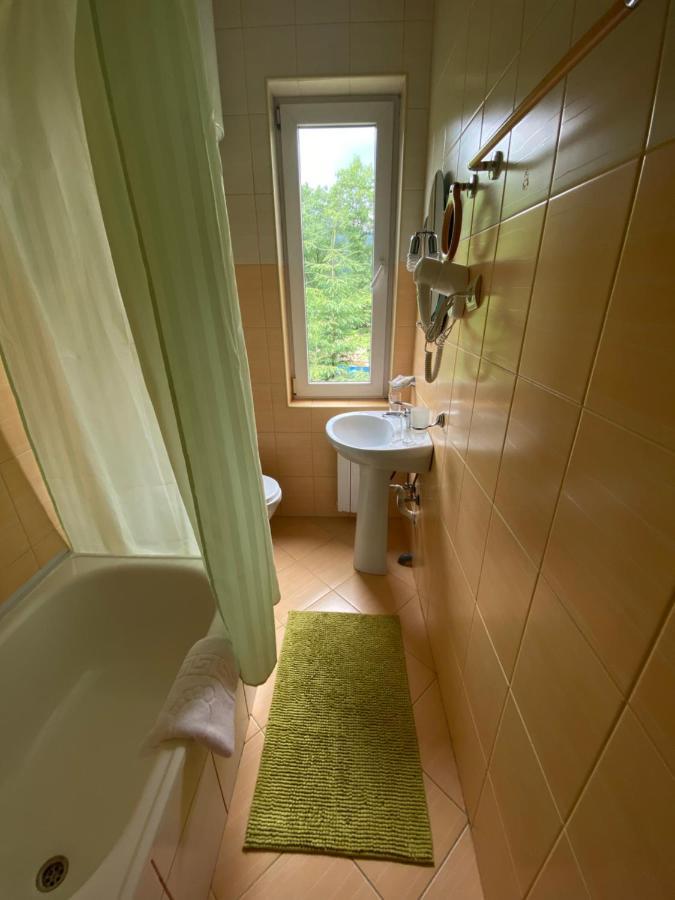 Lelech Hotel Tatariv Ngoại thất bức ảnh